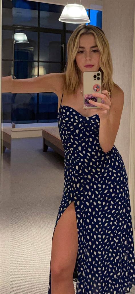 Kiernan Shipka Is Looking So Hot Shes Making Me Throb Scrolller