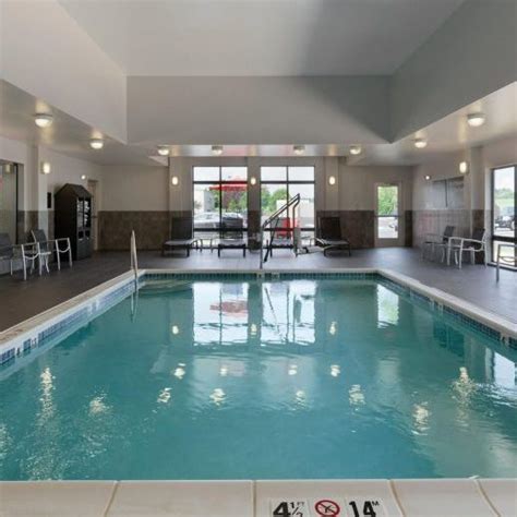 Hampton Inn & Suites - Roanoke Airport | HMP Properties