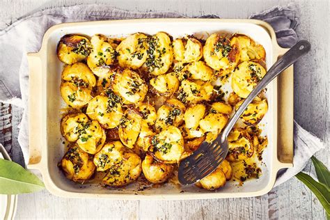 Boiled Red Potatoes With Garlic And Butter Boiled Baby Potatoes With