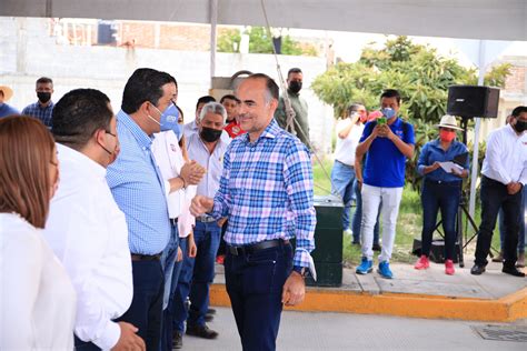 Entrega Gobernador Diego Sinhue obras de drenaje y pavimentación de