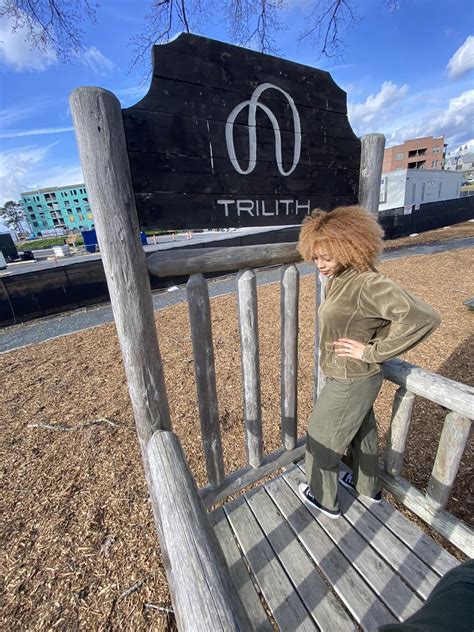 Pay On Twitter My Horny Ass Could NOT Be A Seatbelt