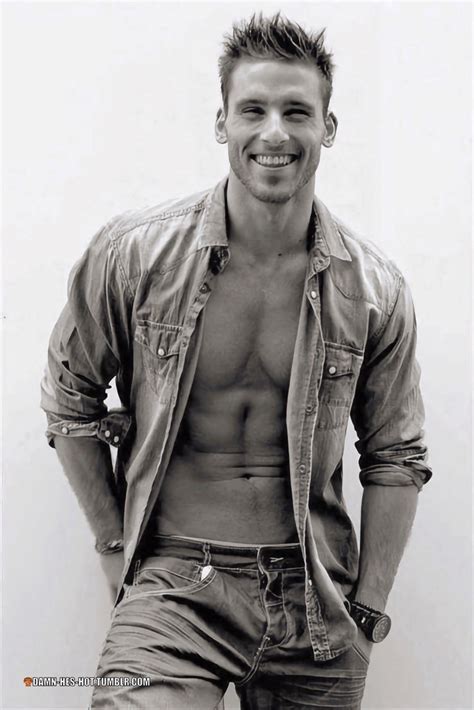 Damn He S Hot On Twitter DAMN HE S HOT Follow For Daily Pics Of Hot Men Https T Co