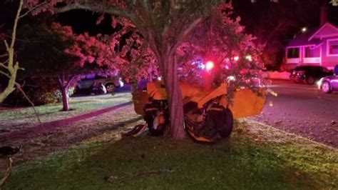 Driver With N Licence Crashes Vehicle Injuring Passenger Say Oak Bay Police Cbc News