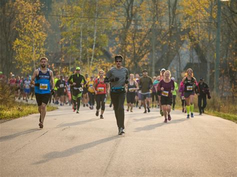 De Toutes Les Couleurs Pour Les Coureurs Du Marathon Du Ptit Train Du