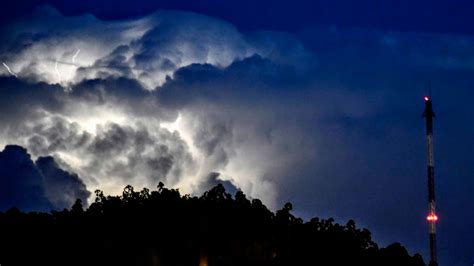 Rige Alerta Por Tormentas Fuertes Y R Fagas De Viento Para Esta