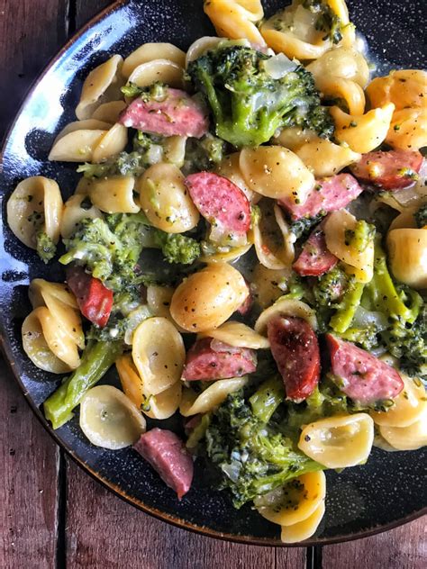 One Pot Smoked Sausage Broccoli Pasta The Skinnyish Dish