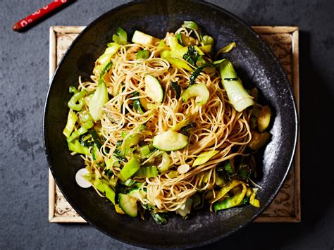 Nouilles Saut Es Aux L Gumes Et Poulet Chine Recette De Nouilles