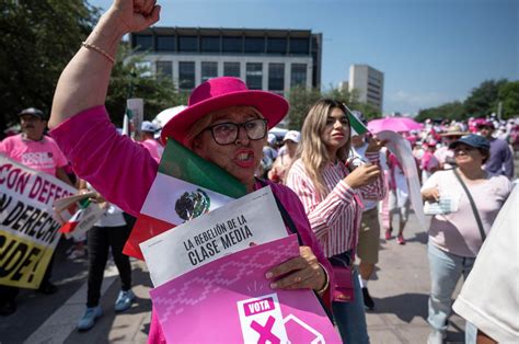 Marea Rosa Marcha En Todo Mexico Para Defender La Democracia 12