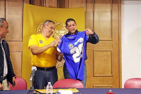 Es Ángel Esparza el Nuevo Head Coach de Los Lobos de Futbol Americano