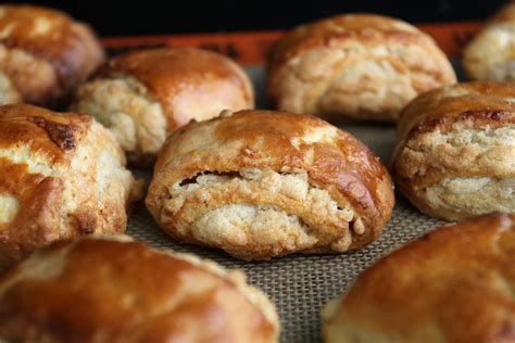 pepsakoy: Nazook ( Armenian Pastries )
