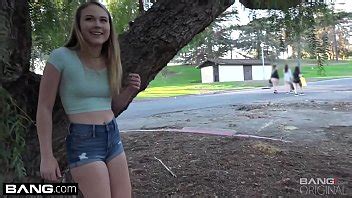 Alyssa Cole Flashing Tits In The Park XNXX