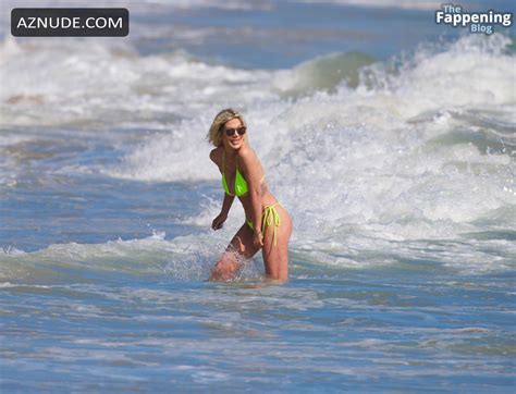Tori Spelling Sexy Stuns In Bikini At Malibu Beach Party AZNude