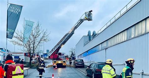 D Rfles Esbach Feuerwehr Gro Einsatz Wegen Brand In Fabrik Halle