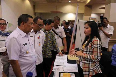 Infopublik Tinjau Stand Riau Job Fair