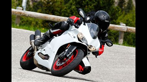 Naked Bikes Im Test Beim Alpen Masters Motorradonline De