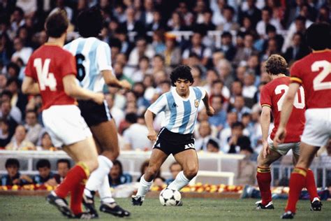 Maradona tại World Cup 1990: Kỷ nguyên chấn động bóng đá thế giới ...