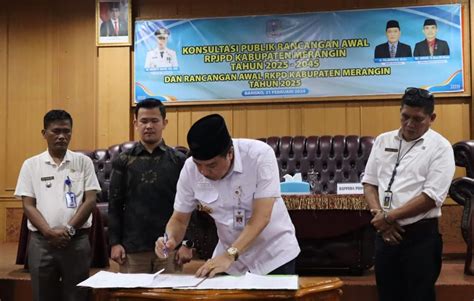 H Mukti Buka Forum Ranwal RKPD Tahun 2025 Dan RPJPD Tahun 2025 2045