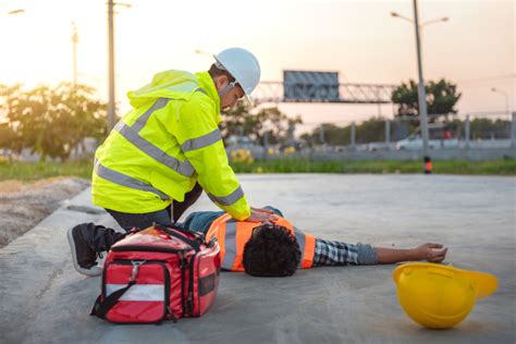 Wypadek przy pracy Czym jest Obowiązki pracodawcy Infor pl