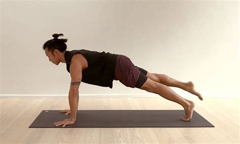 5 Yoga Poses To Strengthen And Stretch The Psoas Doyou