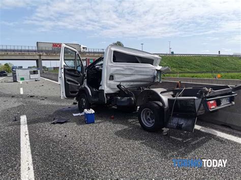 Torino Incidente Stradale Tangenziale Nord Di Torino Km 18 400