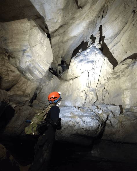 The Beginners Guide To Caving And Spelunking Blog Fenix Fenix Lighting