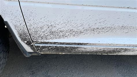 Cómo eliminar el alquitrán del coche