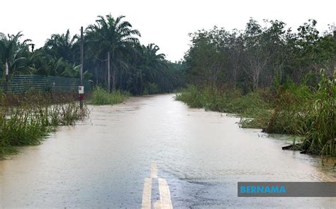 BERNAMA NUMBER OF FLOOD VICTIMS IN JOHOR RISES TO 5 000