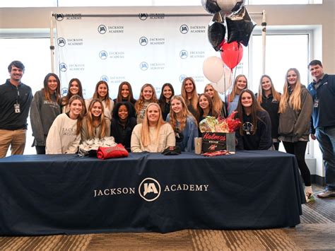 Lady Raider Signs With Holmes Community College - Jackson Academy