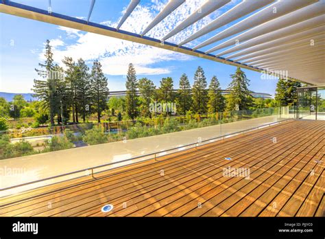 Apple park aerial cupertino hi-res stock photography and images - Alamy