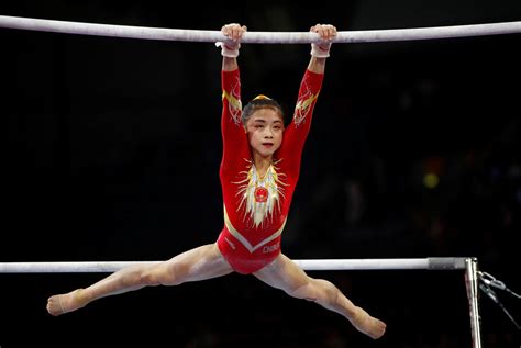 China gymnast Li Shijia (李诗佳) on the parallel bars