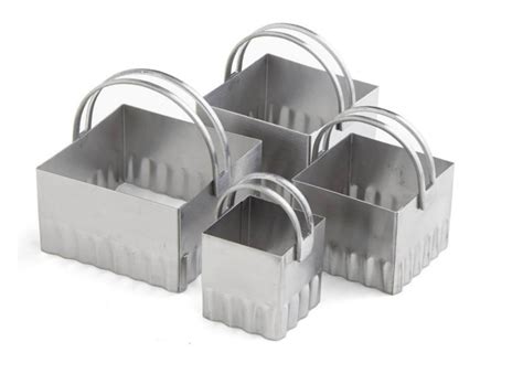 Stainless Steel Square Biscuit Cutters With Rippled Edges 4 Piece