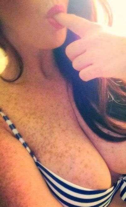 Lucky Finger Porn Pic