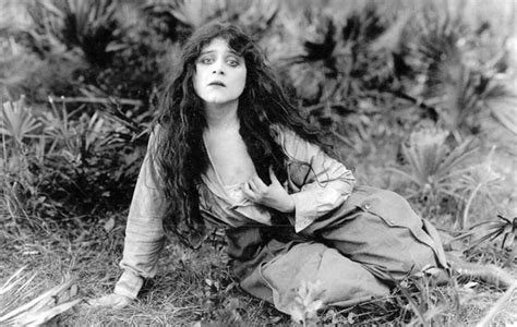 Silent Film Vamp Theda Bara 1917 Oldschoolcelebs