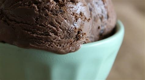 Recipe: Chocolate Thin Mint Ice Cream | Make: