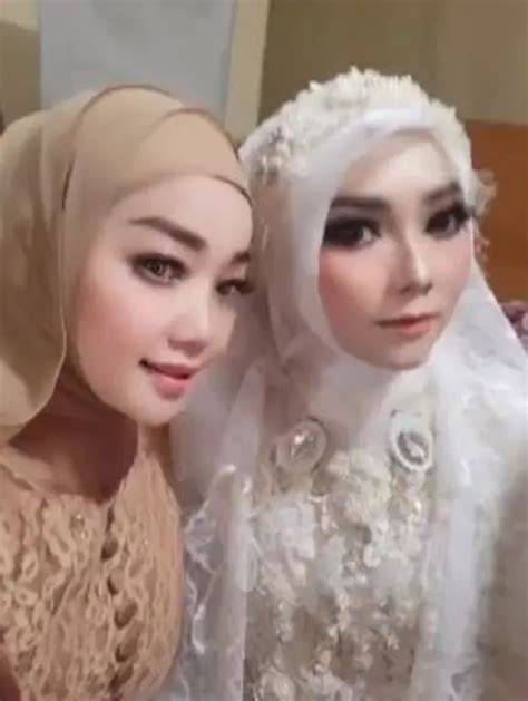 Pesona Anne Kurniasih Istri Baru Teddy Syah Di Momen Pernikahan Tampil