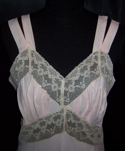 Pure Elegance 1940s Pink Bias Cut Nightgown 36 Pink Girl Vintage Lingerie