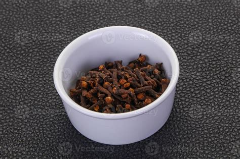 Dry clove seeds 12272914 Stock Photo at Vecteezy