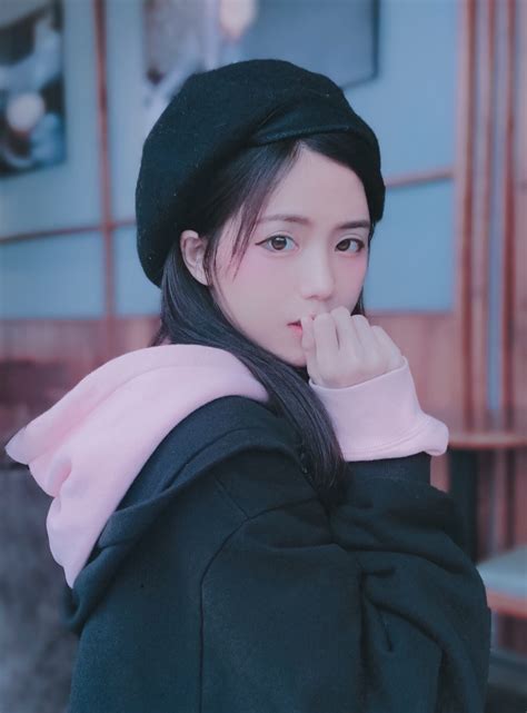 Nét thơ ngây vừa nhìn đã yêu của hot girl Đà Nẵng xinh đẹp Báo Dân trí