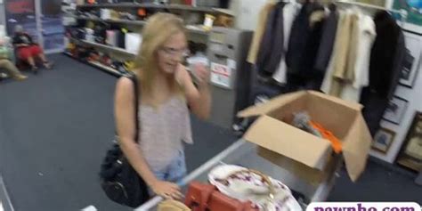 Hot Amateur Babe With Glasses Railed By Pawn Keeper Tnaflix