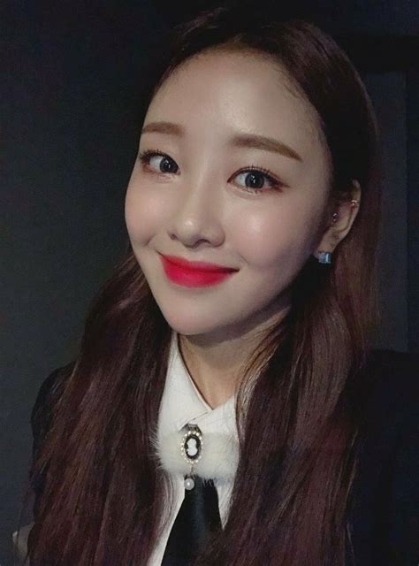 Yves 이브 Sooyoung Girl group Olivia hye