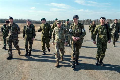 Zapovjednik Saceur A U Posjetu Borbenoj Grupi U Litvi Morh