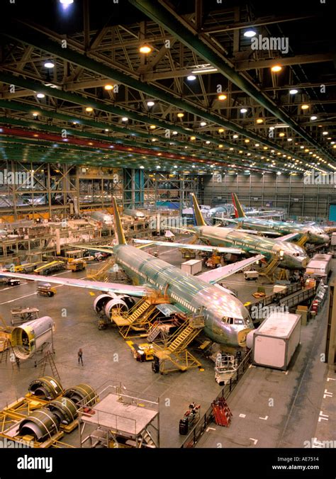 5041 BOEING 767 AIRCRAFT BEING ASSEMBLED IN THE WORLD S LARGEST