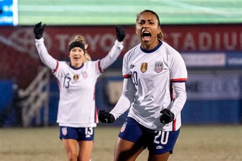 Catarina Macario, Mallory Pugh lead USWNT to 5-0 rout of Iceland in SheBelieves Cup finale