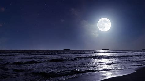 Full Moon in August 2022: The Last Supermoon | Sturgeon Moon Meaning ...