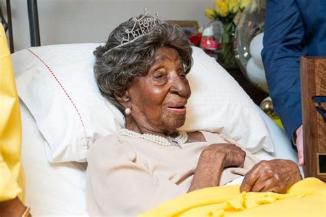 Oldest Person In The Us Is Now 114 Year Old Elizabeth Francis