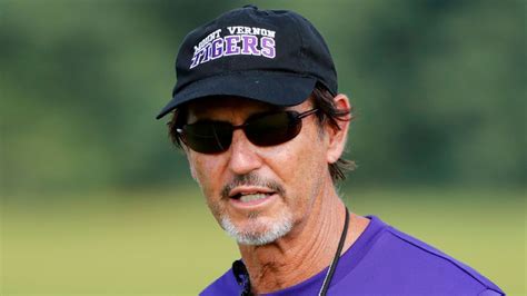 Art Briles resigns as coach of Mount Vernon High School football - ESPN