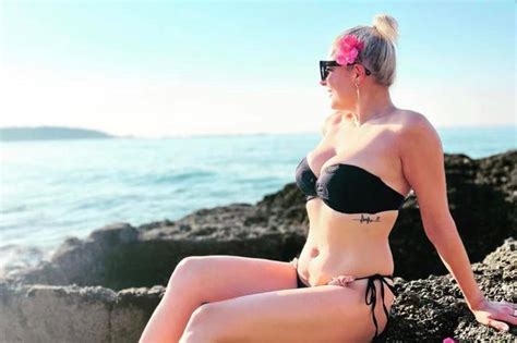 Magda Narożna Piękni i Młodzi pisze o wewnętrznym pięknie i pozuje w bikini Fani Piękne