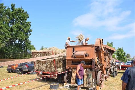 En images La 39e édition de la Fête de la batteuse le festival Les