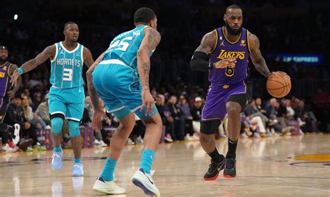 Lakers vs. Hornets: Lineups, injuries and broadcast info for Monday