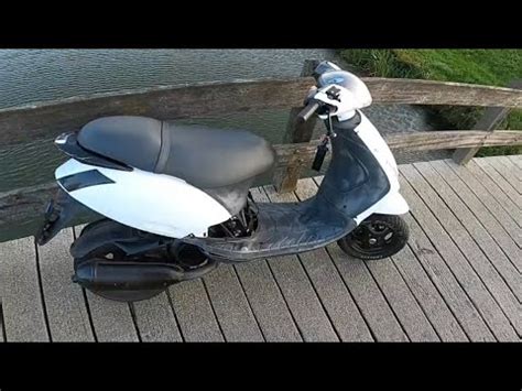 Rondje Rijden Op 125cc Piaggio Zip 2takt YouTube